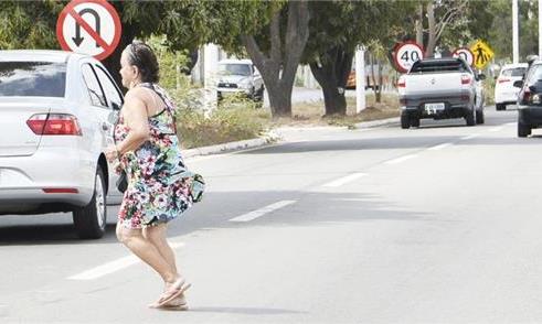 Brasileiros têm medo de atravessar a rua