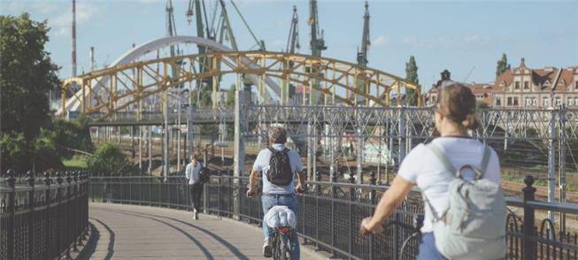 Ciclistas em Gdansk, Polônia