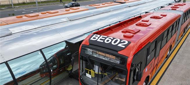 Estação-tubo Atuba: o dobro do tamanho das demais