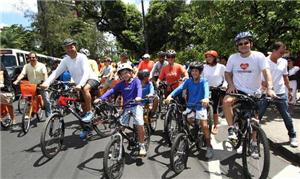 Inauguração da ciclofaixa contou com ciclistas de