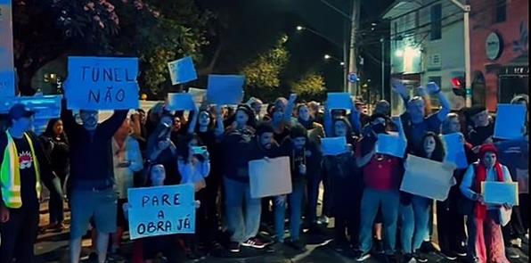 Manifestação de moradores contra a obra