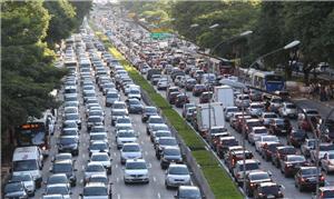 Trânsito na Av. 23 de Maio, em São Paulo