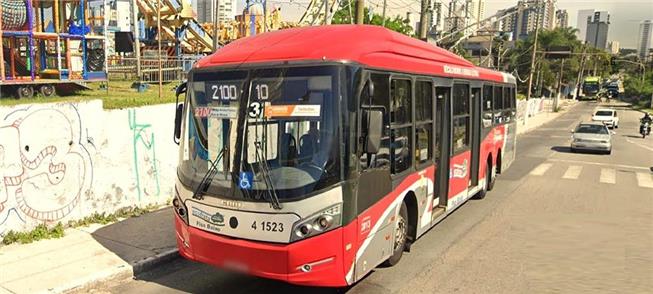 Trólebus da Ambiental na zona leste de São Paulo